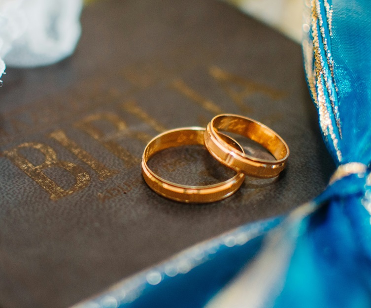 Weddings rings Bible